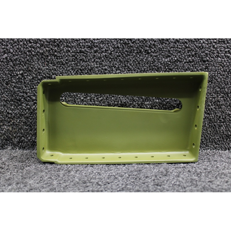 0541121-2 Cessna 172 Main Gear Support Outboard RH (Zinc Chromate)