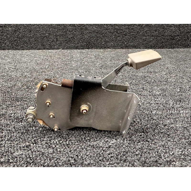 S1771-3, 0560022-8 Cessna 172N Flap Position Control Lever with Knob and Bracket