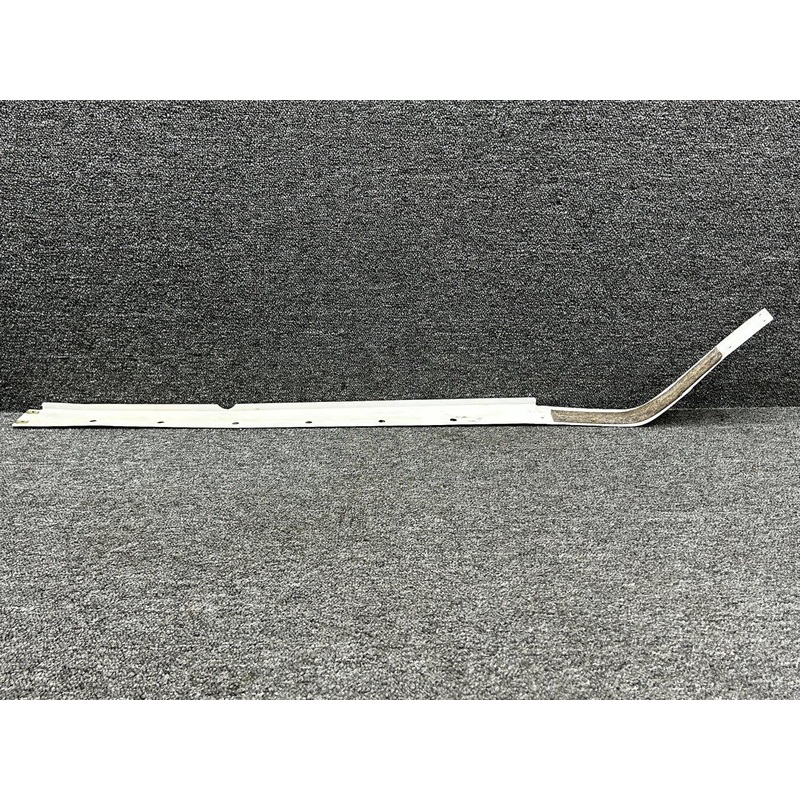 0426003-19 Cessna 150J Wing Fairing Assembly RH (Minor Crack)