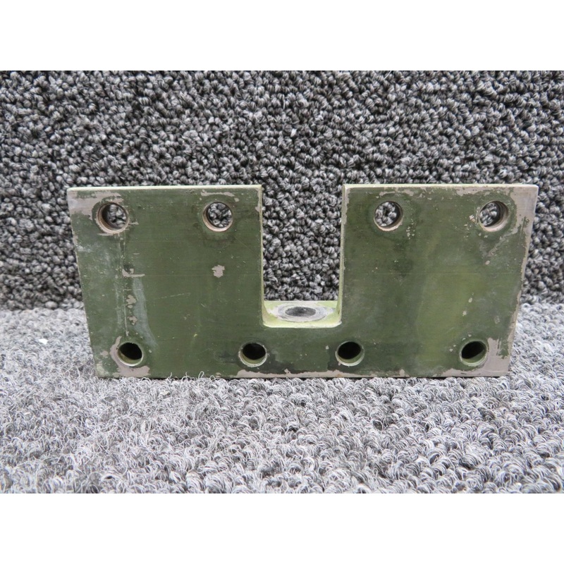 0511495-10 Cessna 170A Landing Gear Attach Angle LH or RH
