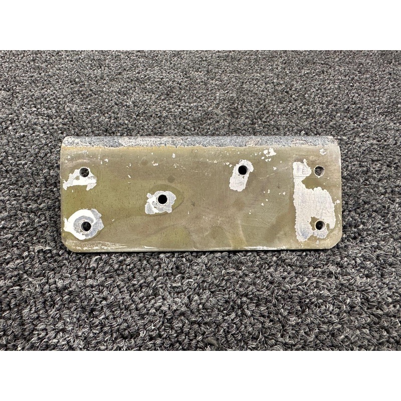 0513395-2 (Use: 0713194-2) Cessna 172N RH Refueling Step