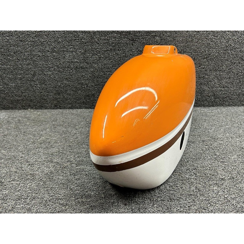 0543079-3 (Use: 0543079-15) Cessna 150-T206H Nose Wheel Pant (Damaged)