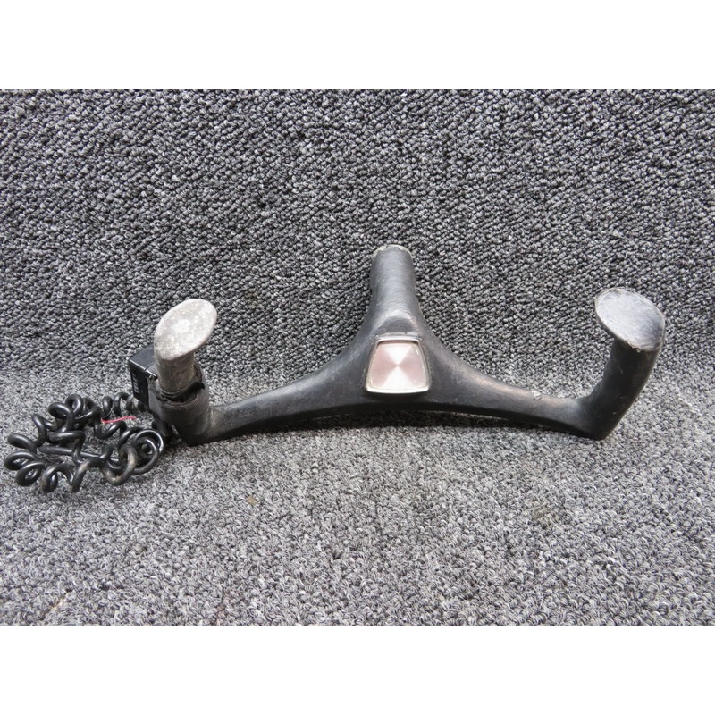 0513240-14 Cessna 172K Control Wheel LH/RH W/ Mic Switch (DIA: 0.75)