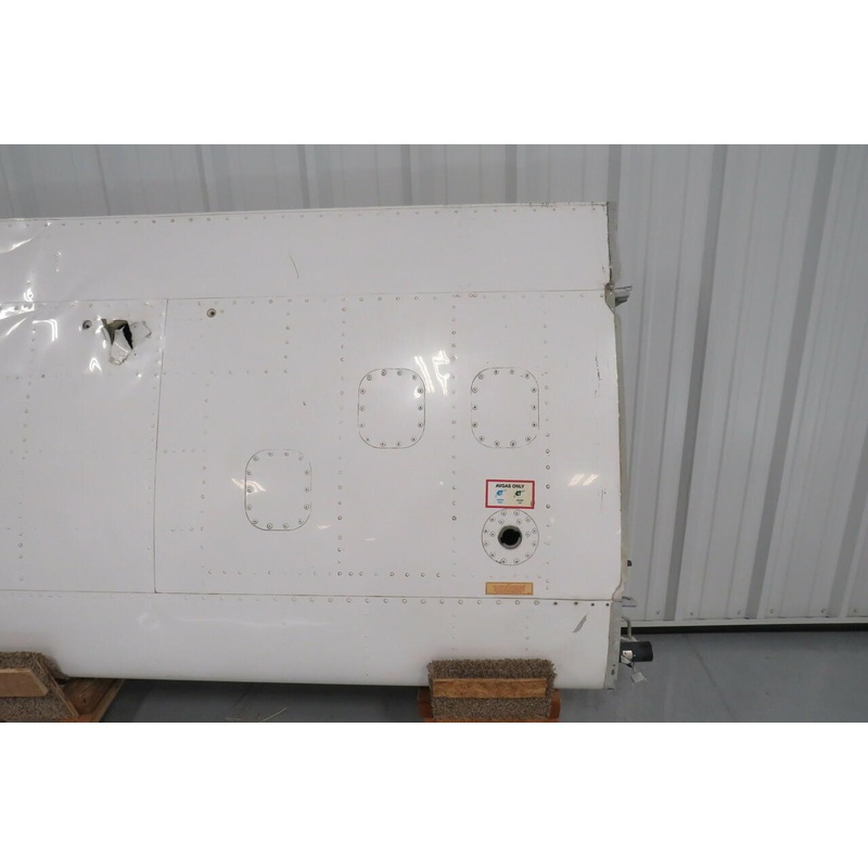 0522644-18 Cessna 172S Wing Wet Section RH