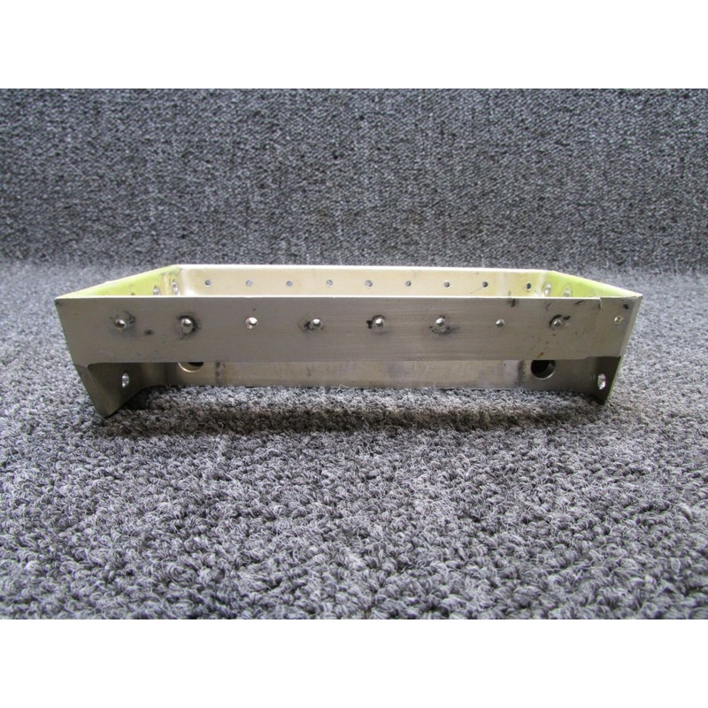 0541121-2 Cessna 172 Landing Gear Support Outboard RH