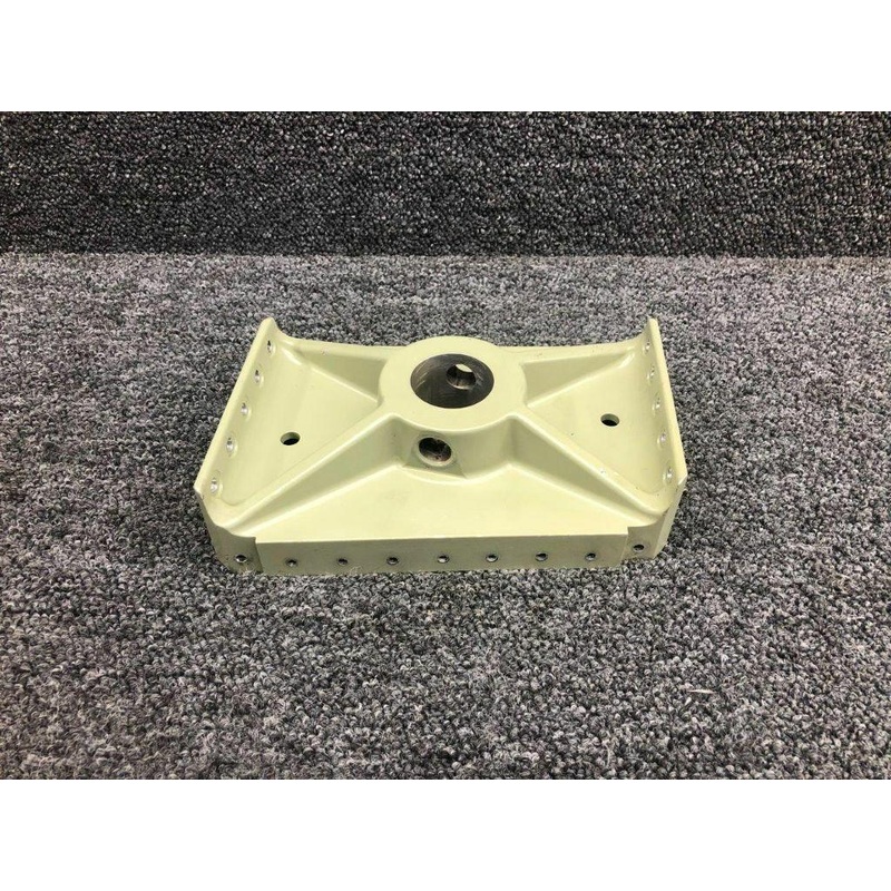 0541195-5  Cessna 172S Landing Gear Support Inboard LH