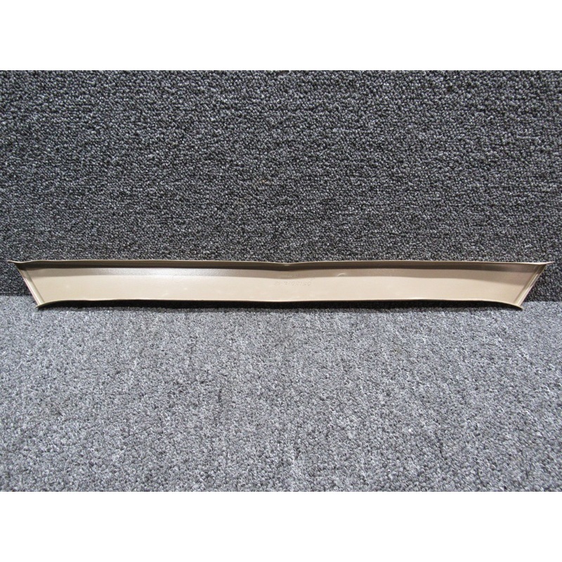 0515012-15 (USE: 0515012-18) Cessna 172S Edge Molding Assembly