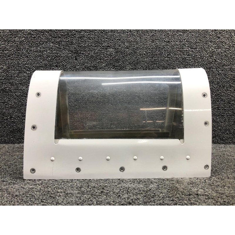 0523115 / 0523115-3 Cessna 175 Landing Light Window and Retainer Assy