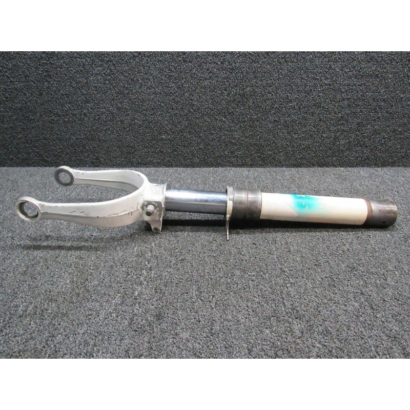 0543039-200 Cessna 172F Nose Gear Shock Strut Assembly (Minus Links)