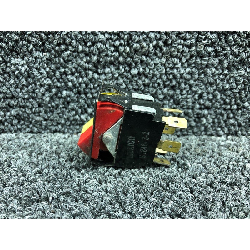 S1846-3-2 Cessna T207A Fuel Pump Switch (Volts: 28)