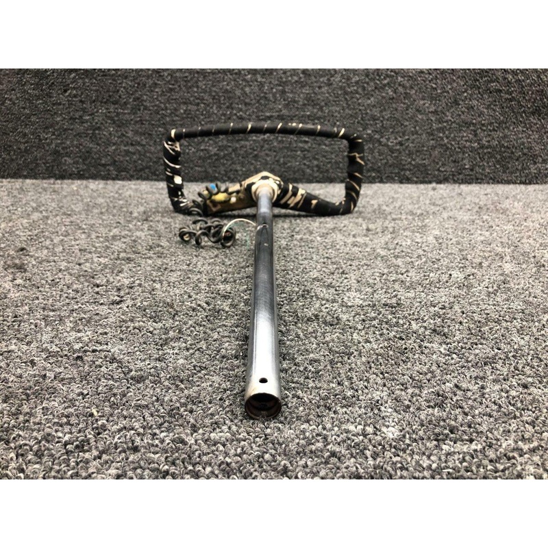 0513166-1 / 0413213-9 Cessna 210 Control Wheel W/ Switch (L: 15 5/8, D: 0.640)