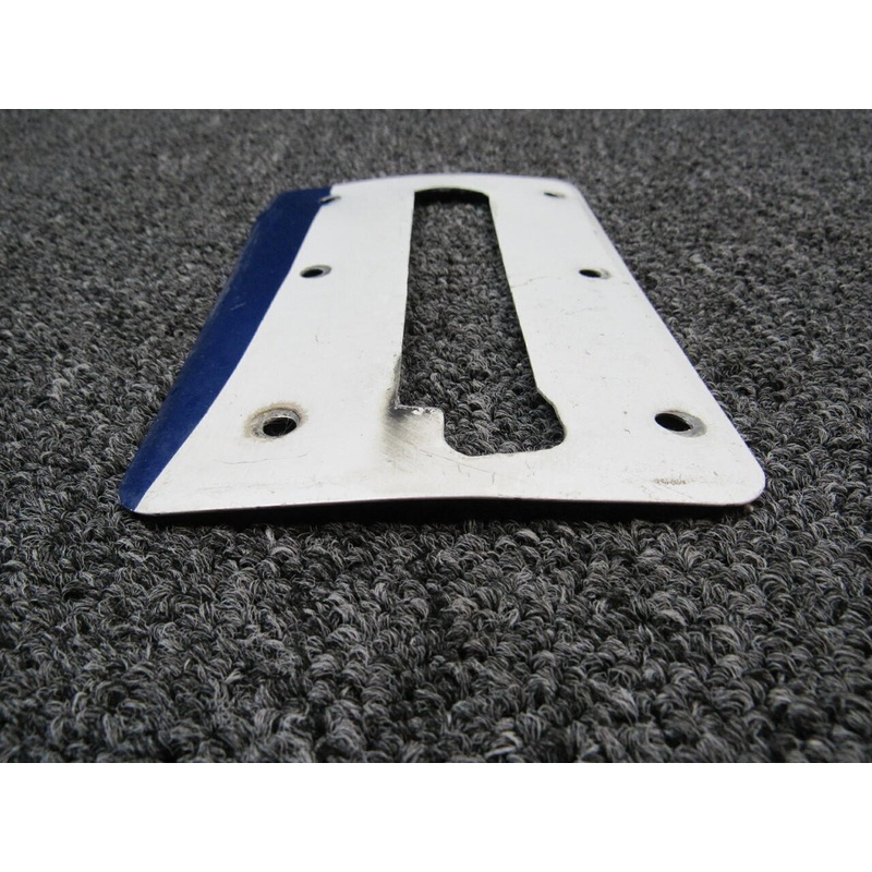 0511071-3 Cessna 182D Plate Landing Gear Fillet LH (Striped)