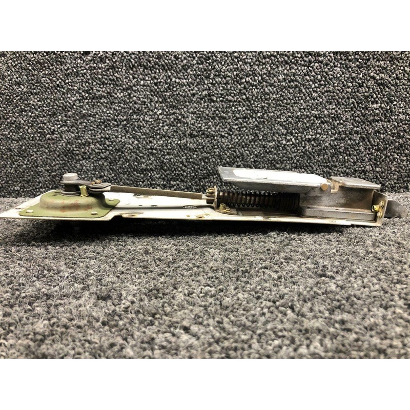 0511256-2 / 0413195-5 / 1511212-5 Cessna 172H Cabin Door Latch Assembly RH