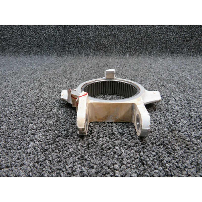 0543011 Cessna 172N Nose Gear Steering Column (Damaged)