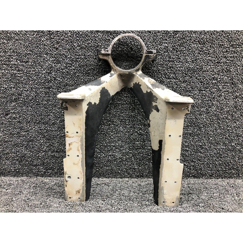 0543016-1 / 0543018-1 Cessna 182B Nose Gear Fitting Lower Assembly W/ Cap