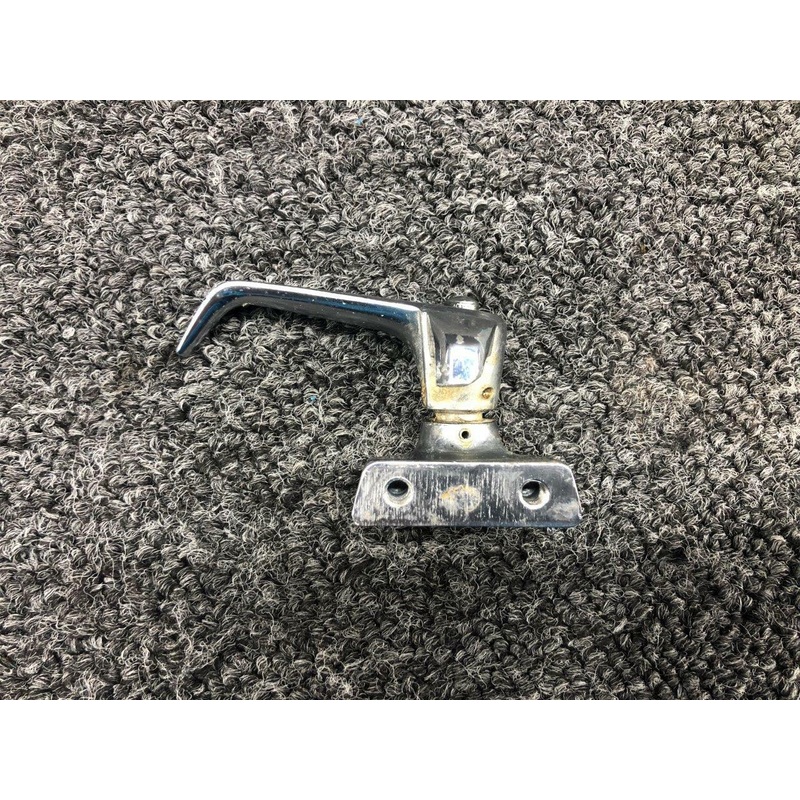 S1483-1 / 0517002-1 Cessna 172M Cabin Window Handle W/ Striker Plate RH