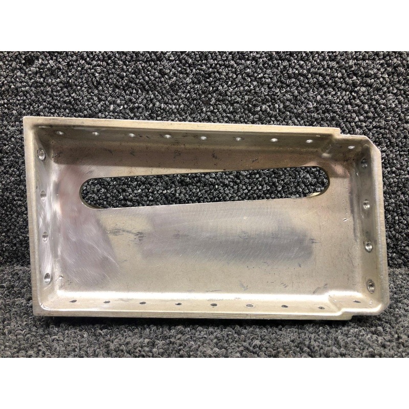 0541121-1 Cessna 182B Landing Gear Outboard Support LH