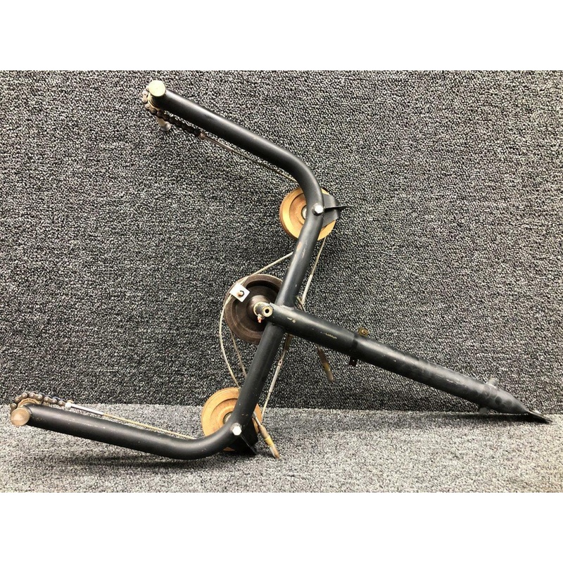 0560006-5 Cessna 172H Control Yoke Weld Assembly W/ Sprocket & Pullies