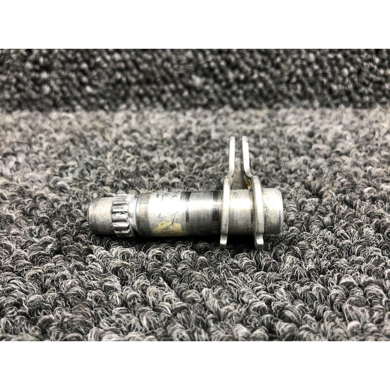 0511227-7 Cessna 175 Cabin Door Handle Shaft LH