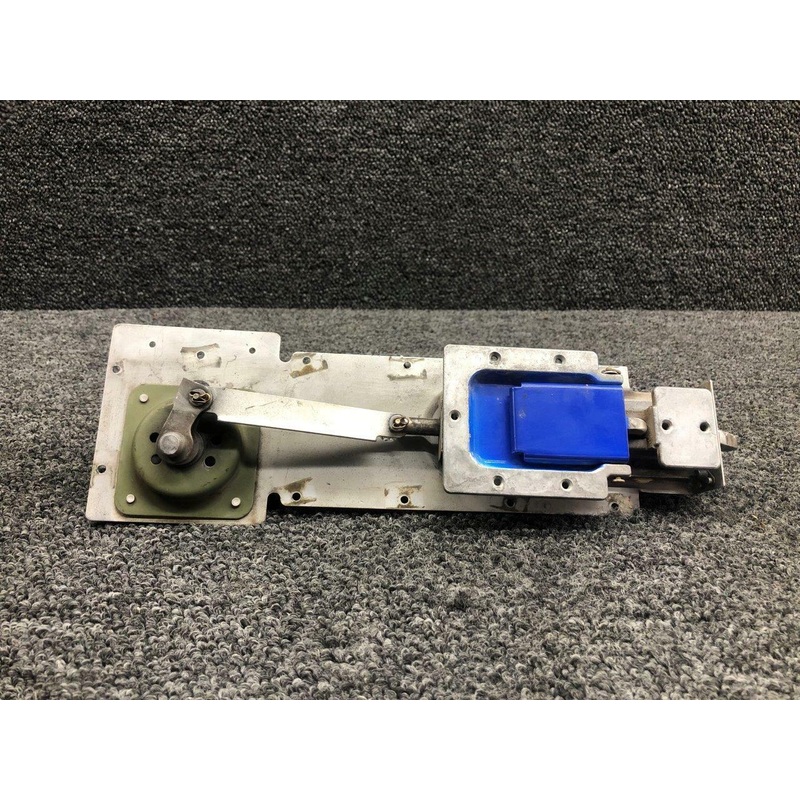 0511256-2 Cessna 172G Cabin Door Latch Assembly RH