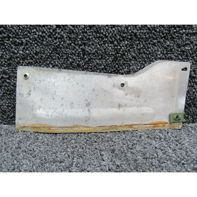 0520008-9 Cessna 172S Wing Fairing Aft Lower LH (M22)