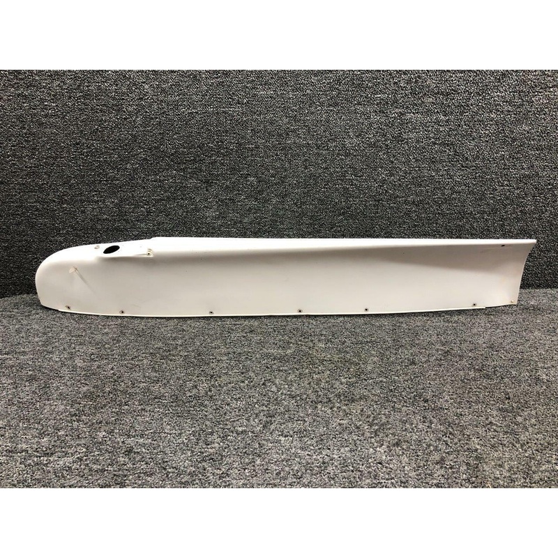 0523565-30 / 1221201-4 Cessna T207A Wing Tip Assy RH W/ Light Deflector