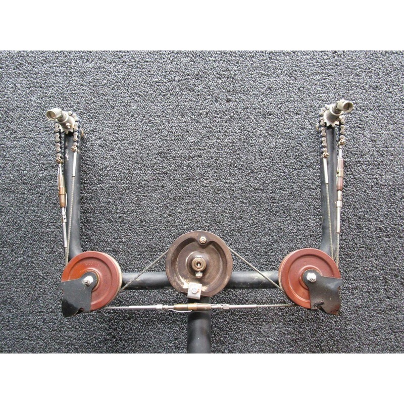 0511782-16 Cessna 172F Control Yoke Tee Weld Assembly