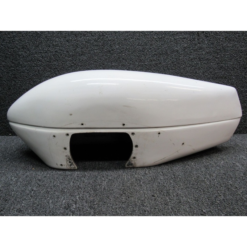 0541223-16 (USE: 0541223-40) Cessna 172 Wheel Pant Assy RH W/ Lock Door (M22)