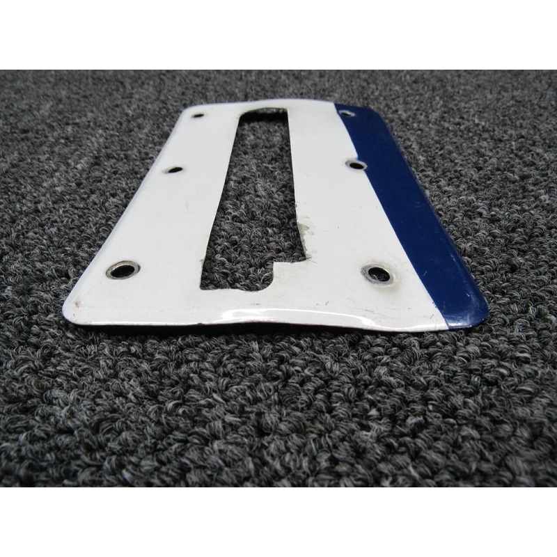 0511071-4 Cessna 182D Plate Landing Gear Fillet RH (Striped)