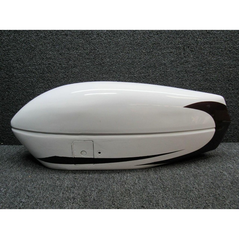 0541223-17 (USE:0541223-39) Cessna 172 Wheel Pant LH W/ Lock Door (Stripe) (M22)