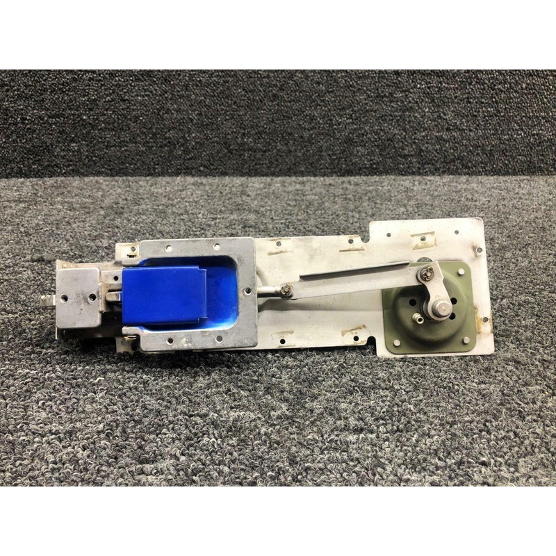 0511256-1 Cessna 172G Cabin Door Latch Assembly LH