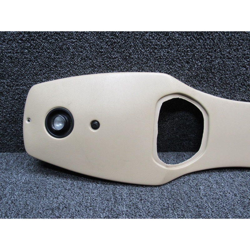 0519076-7 / RL6808-1 Cessna 172S Overhead Console Cover W/ Lights