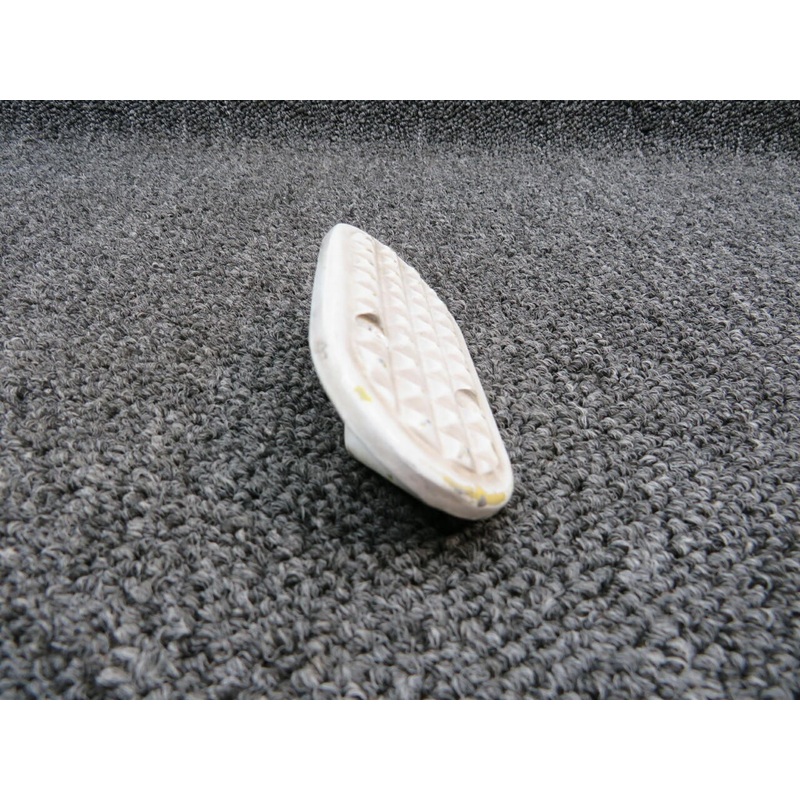0541211-5 (Use: 0541211-1) Cessna 172R Step Assembly (White, Ridges)