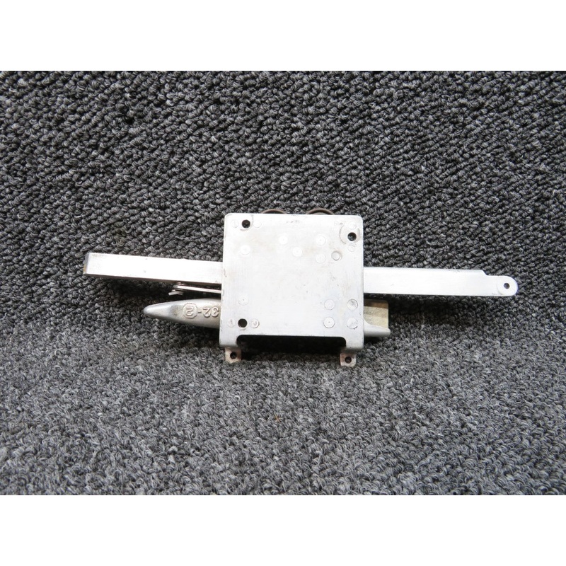 0711020-7 (Use: 0711020-11) Cessna 210 Cabin Door Latch Assembly LH (White)