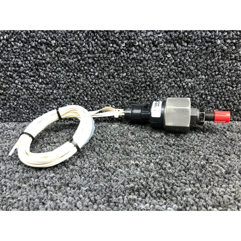 P165-5281 Cessna T206H Oil Pressure Transducer (Volts: 28)