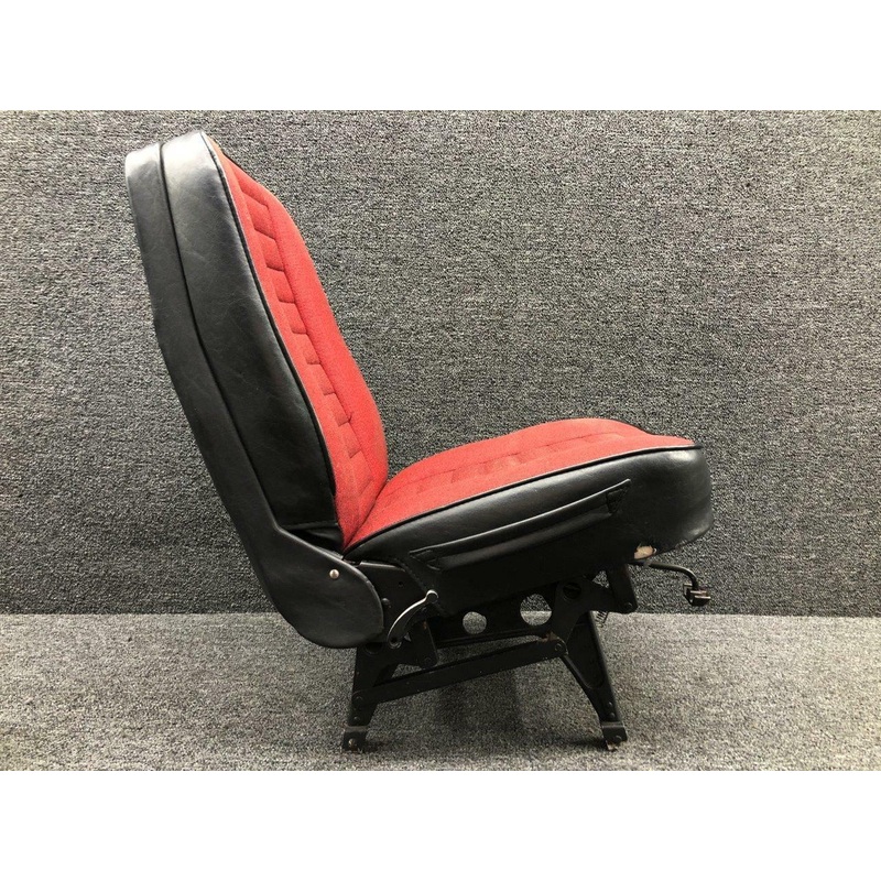 0500104-22 Cessna 175 Front Seat Assembly RH (Rail Width: 11)