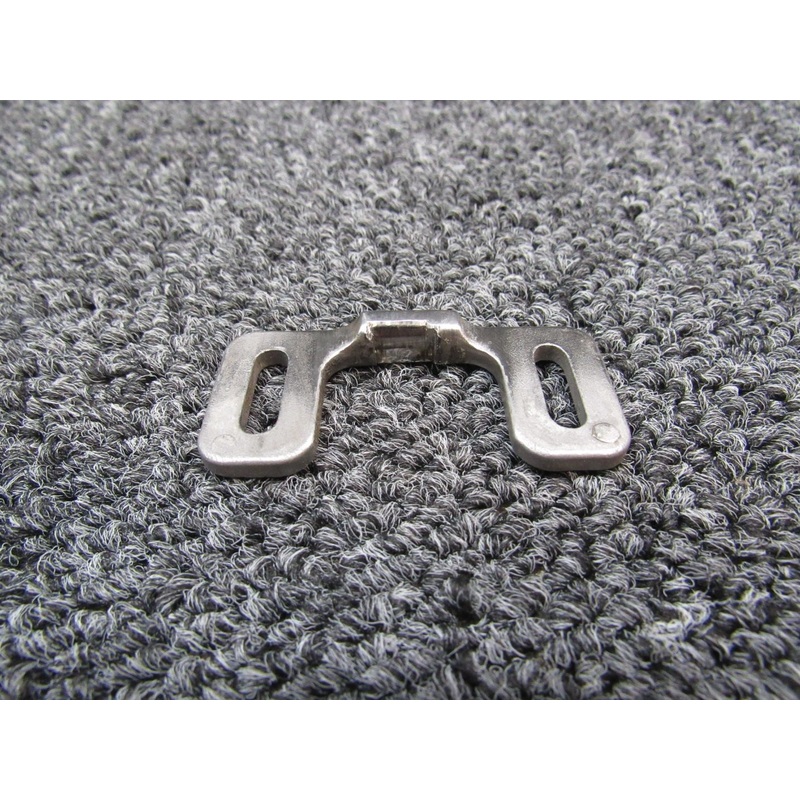 0512239-2 / 1212144-1 Cessna 172S Cover Plate and Striker RH