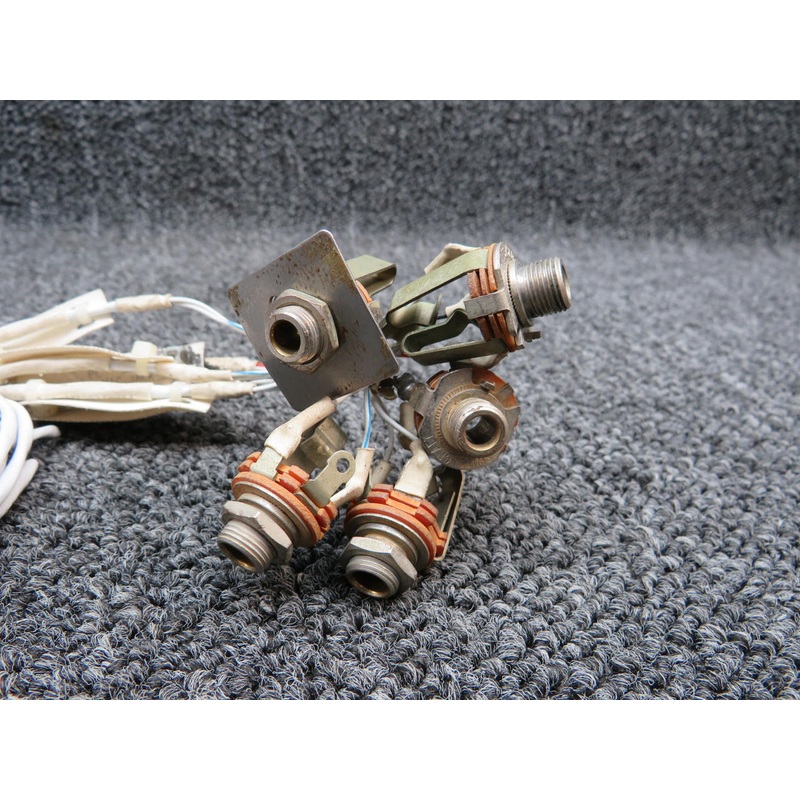 PF502 / PF503 / PC502 / PC503 / PC504 Cessna 172S Mic Jack Set