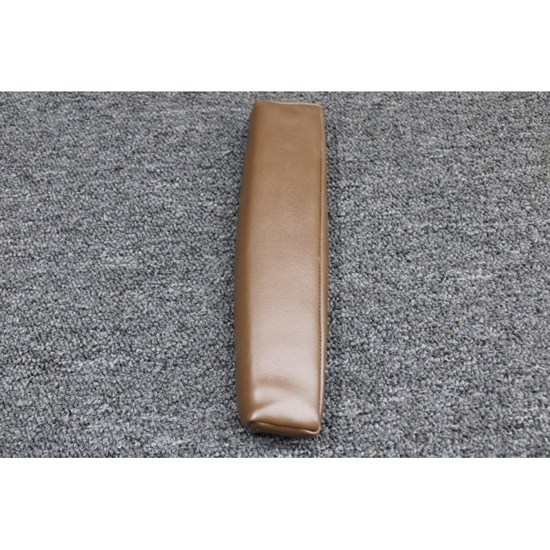 0415005-10 (Use: 2415009-4) Cessna 172RG Armrest Aft RH (New Old Stock) (SA)