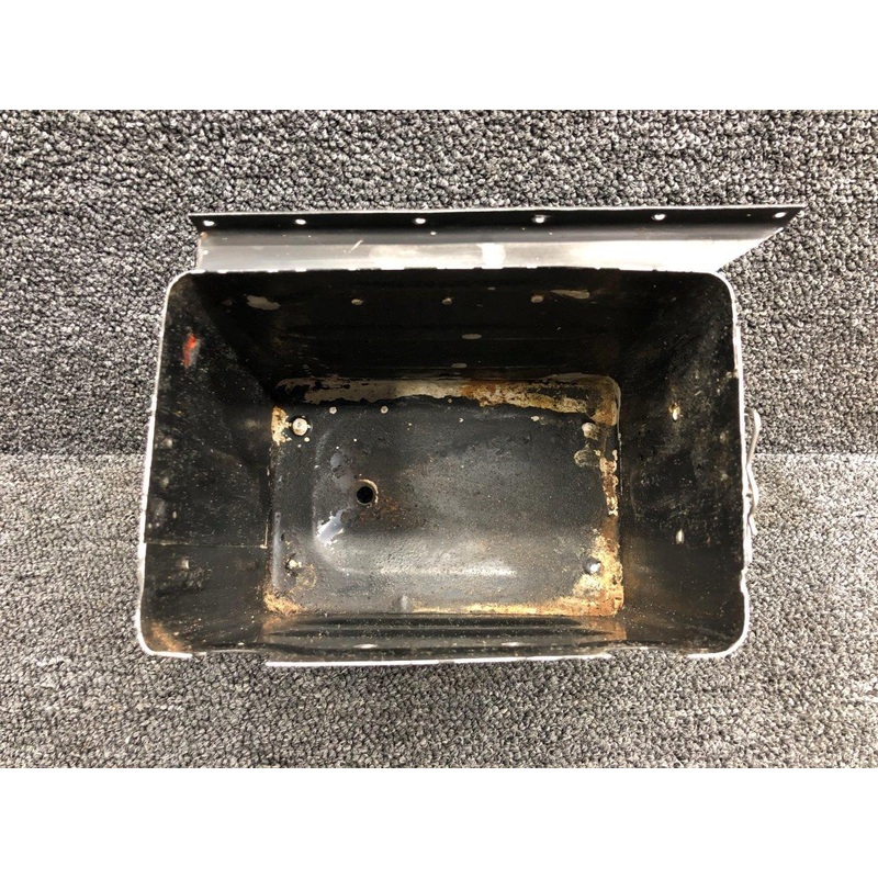0513011-11 / 0413307-18 Cessna 172N Battery Box Assembly W/ Lid