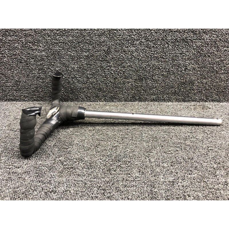 0513239-9 (Use: 0513260-13) Cessna 172K Control Wheel Assy RH (No Switches)