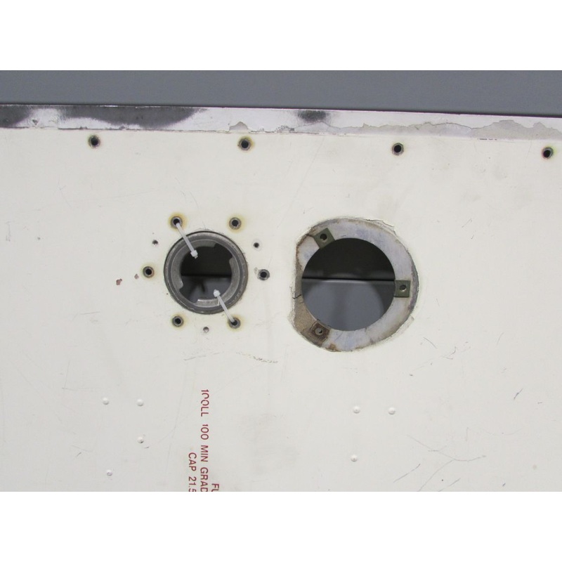 0523521-27, 0426011-4 Cessna 172N Tank Well Cover Assy LH w Adapter (Off White)