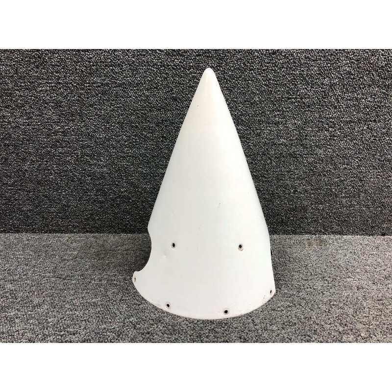0550236-8 (Use: 0550367-5) Cessna 172K Two Blade Propeller Spinner