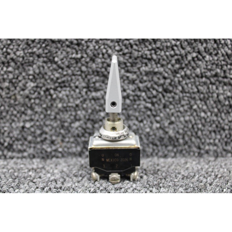 S1661-1 (Alt: MS25201-6) Cessna 172L Flap Switch Assembly