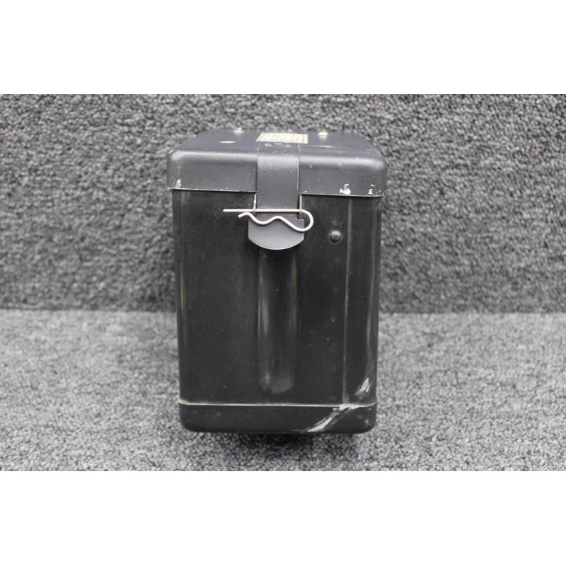 0513011-11, 0413307-21 Cessna 172L Battery Box Assembly with Lid