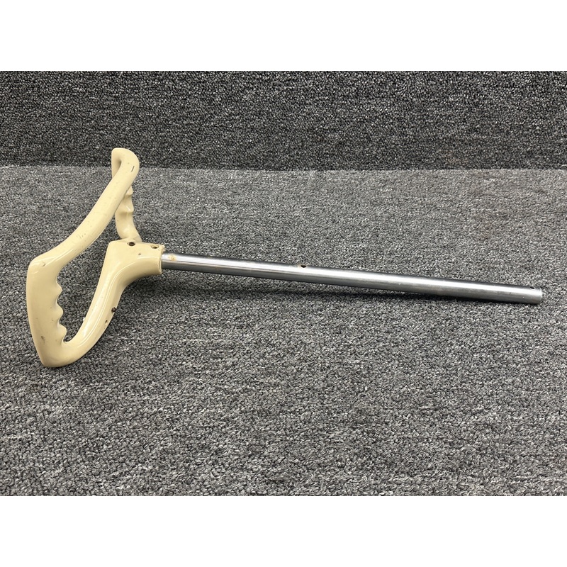 0513166-1 (Use: 0513168-1) Cessna 210 Control Wheel Assembly (Plastic)
