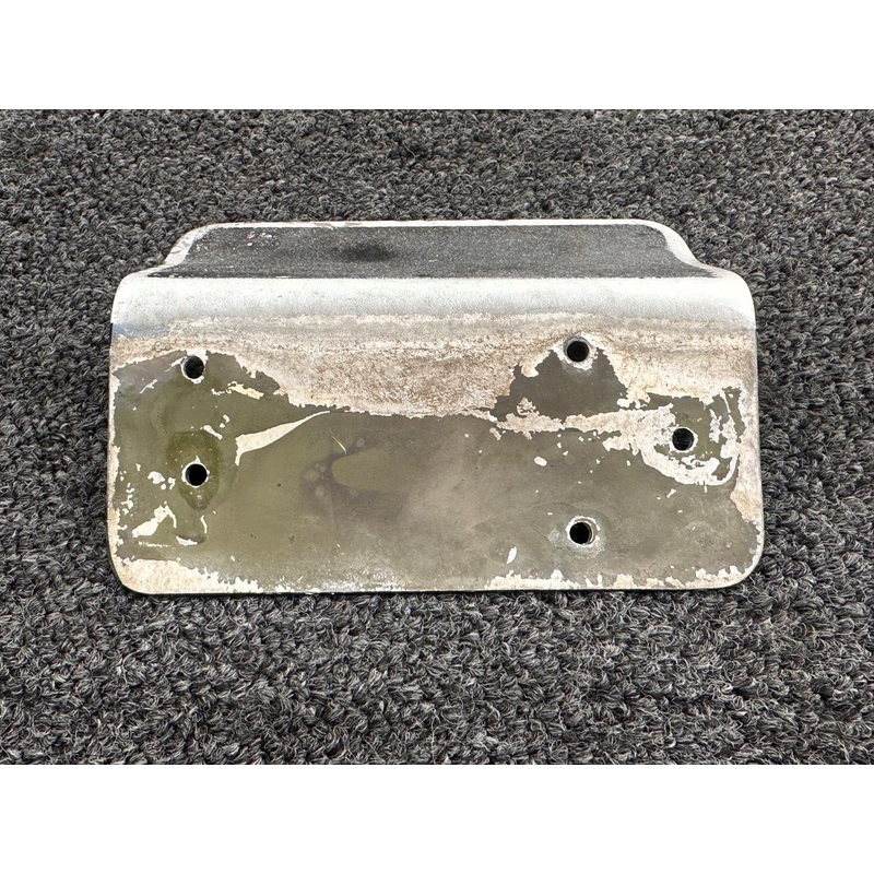 0701126-2 Cessna 182S Refueling Step RH