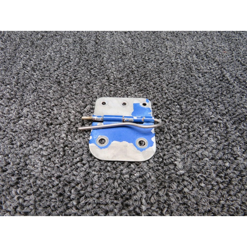 0411579-9 Cessna 150B Cabin Door Middle Hinge