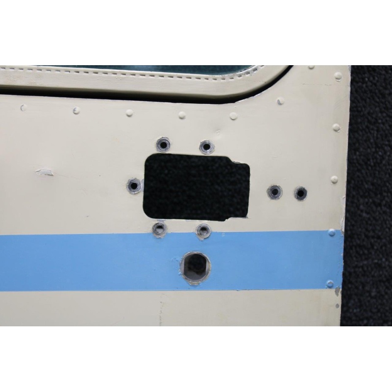 0511460-49 Cessna 172L LH Cabin Door Structure with Window and Latch
