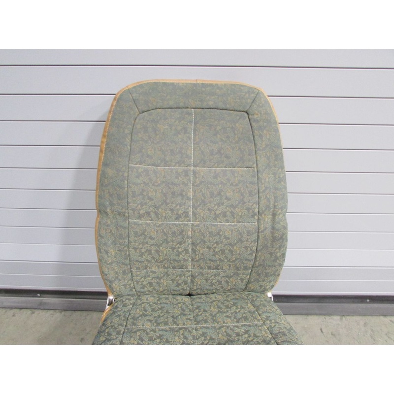 0514122-10 Cessna 172N Pilot or CoPilot Seat Assembly (Rails: 11)